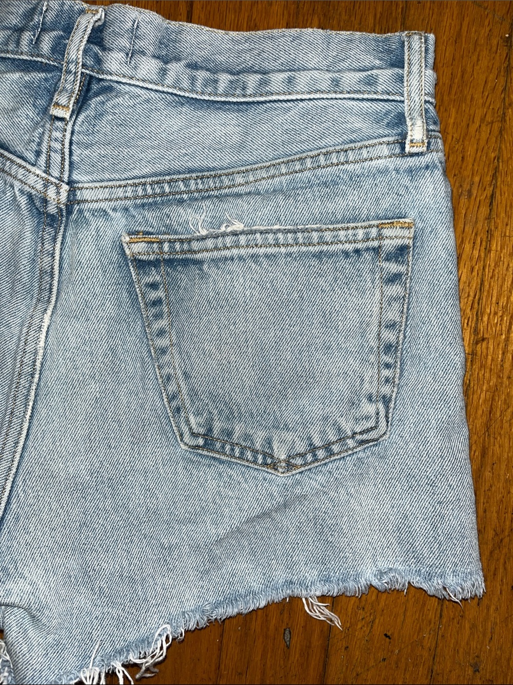 Agolde Parker Button Fly Distressed Blue Denim Shorts Size 24 - Picture 8 of 12